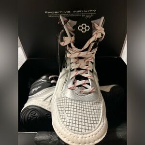 BNWT. Never worn. Rudis Men's KS Infinity Wrestling Shoes. Size 10. White/black
